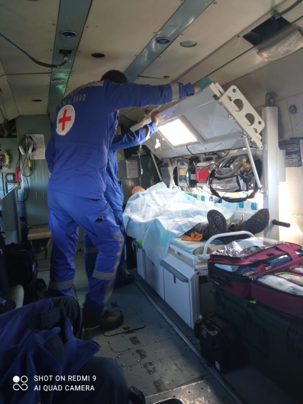 Эвакуация пострадавшего в Карачаево-Черкесской Республике
