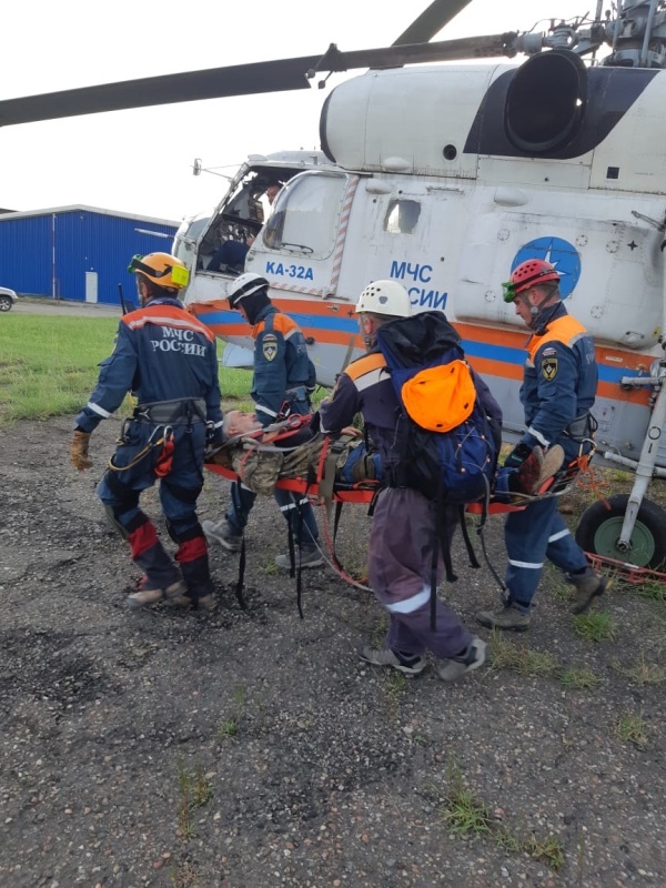 Эвакуация сочинца с Черкесского перевала