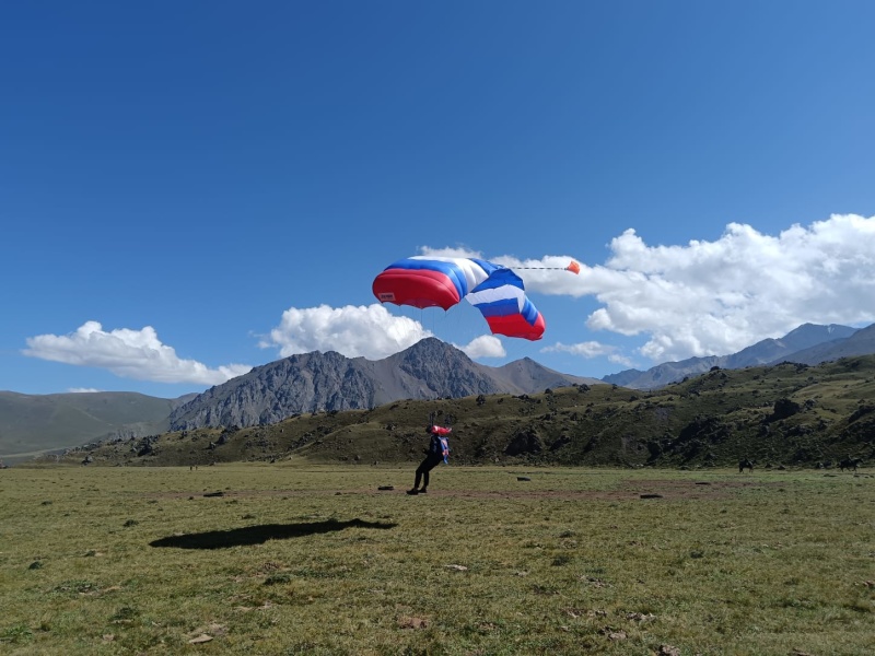 В сентябре 2025 года проведены сборы с лётным составом авиации МЧС России по подготовке к действиям в горной местности  (г. Минеральные Воды).