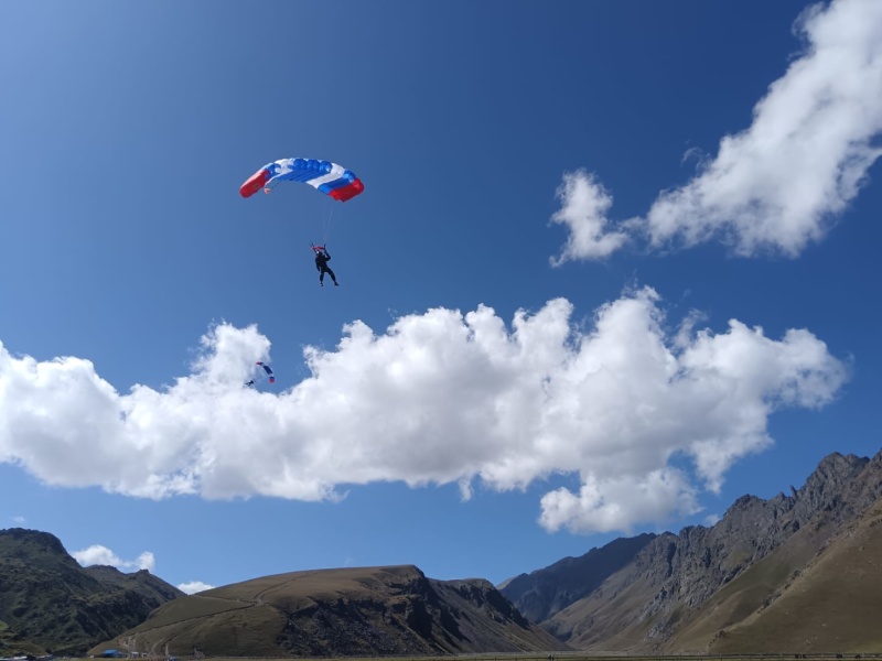 В сентябре 2025 года проведены сборы с лётным составом авиации МЧС России по подготовке к действиям в горной местности  (г. Минеральные Воды).