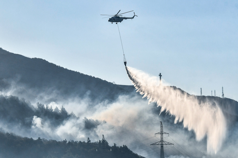 Пожар после падения обломков БПЛА