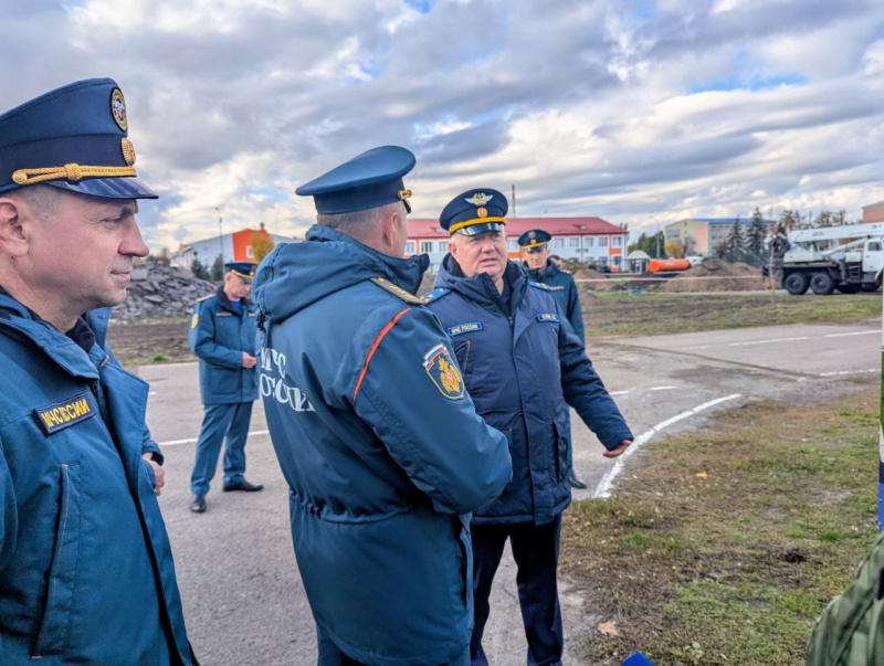 Глава МЧС России посетил центр