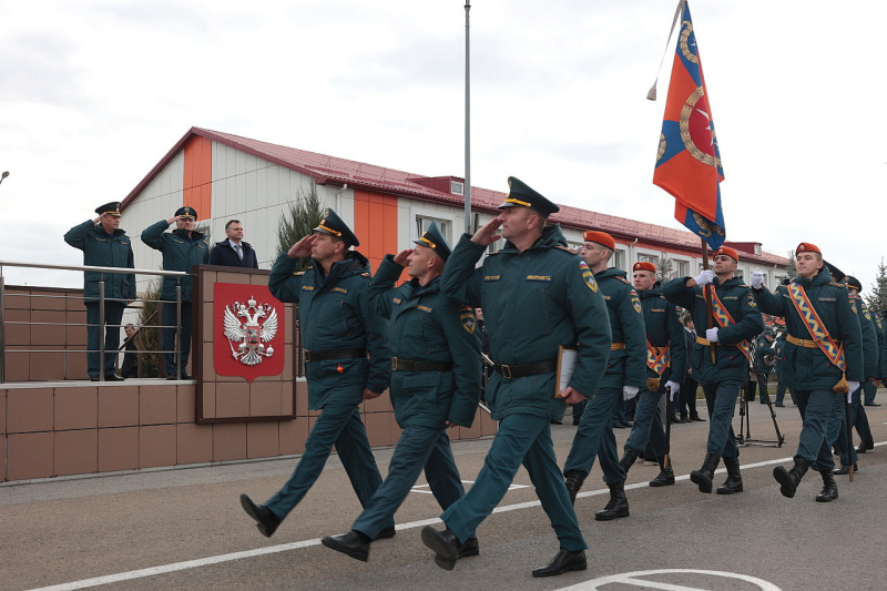 Глава МЧС России посетил центр