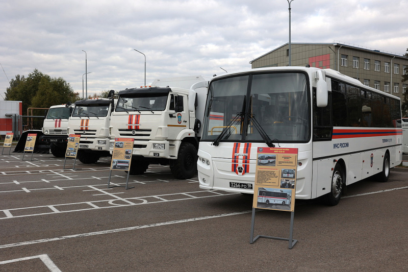 Глава МЧС России посетил центр